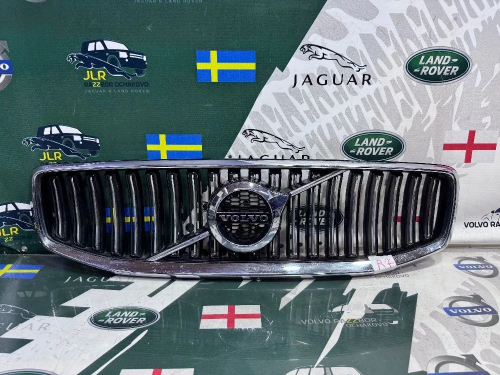 Решетка радиатора Volvo S60 V60 2018-2021