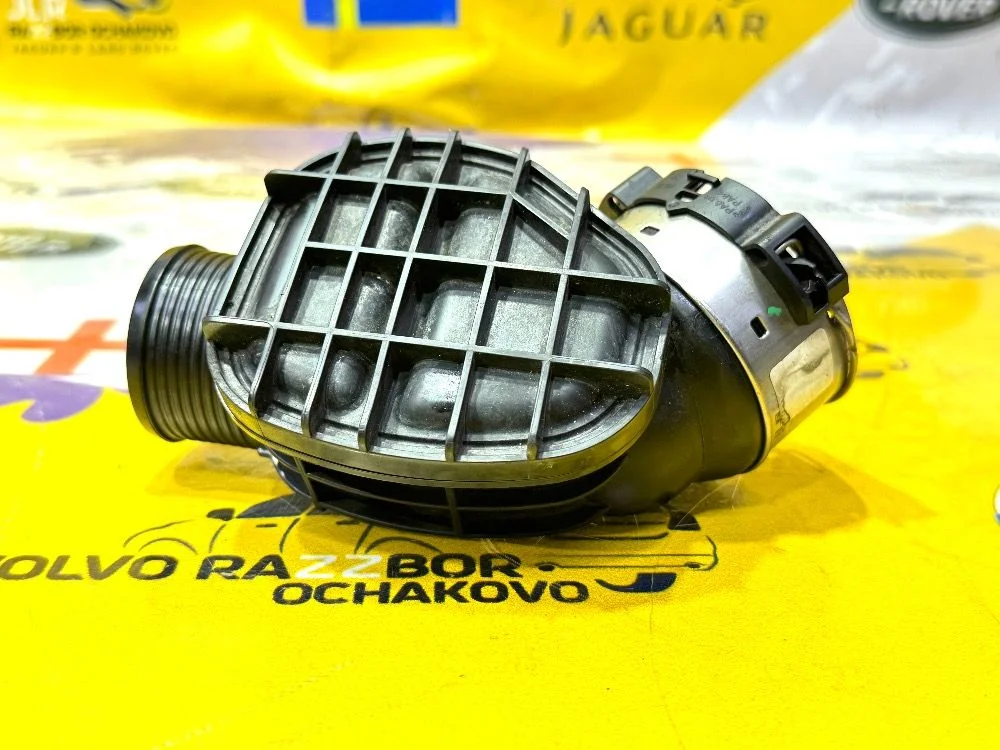 Патрубок интеркулера Volvo S90 V90 XC60 31370187