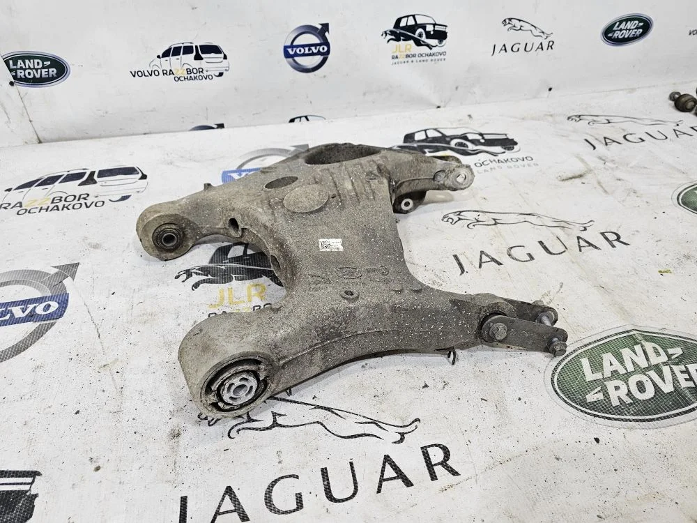 Рычаг нижний задний Range Rover Velar L560