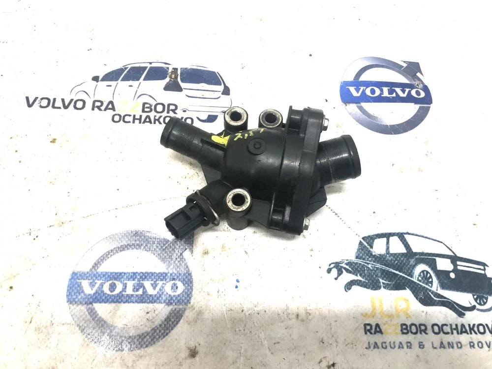 Корпус термостата Volvo S40 S80 C30 2.0 2.4 2.5